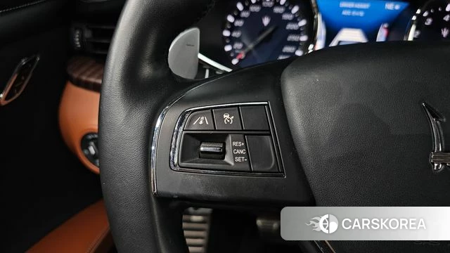 Maserati Quattroporte id 5023534 из Кореи 28