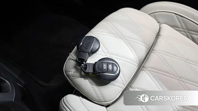 Mini Cooper S id 5040250 из Кореи 28