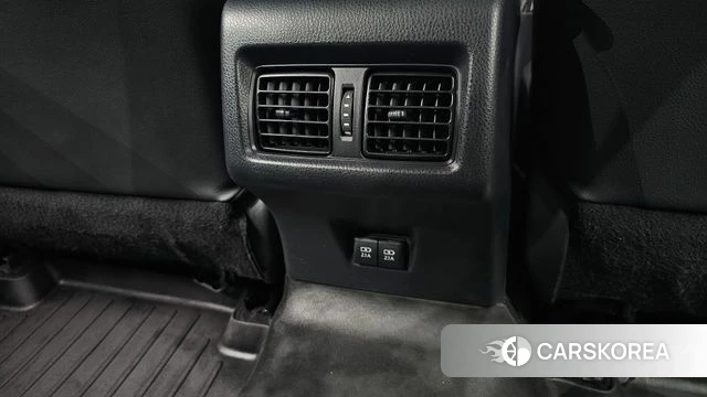 Toyota Camry (XV70) id 5014058 из Кореи 28