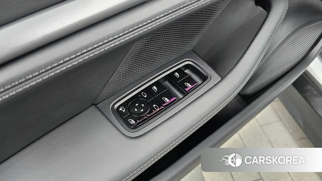 Porsche Taycan id 5041008 из Кореи 28