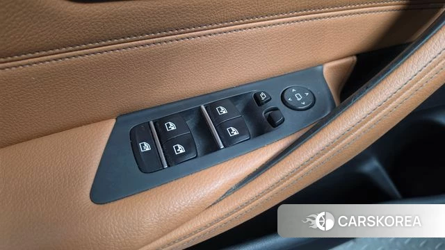 BMW 5 Series (G30) id 4937796 из Кореи 29