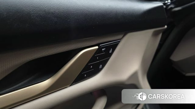 Porsche Taycan id 4985811 из Кореи 29