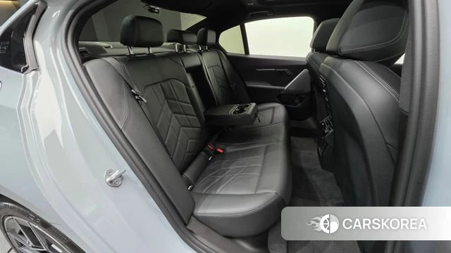 BMW 5 Series (G60) id 5026633 из Кореи 29