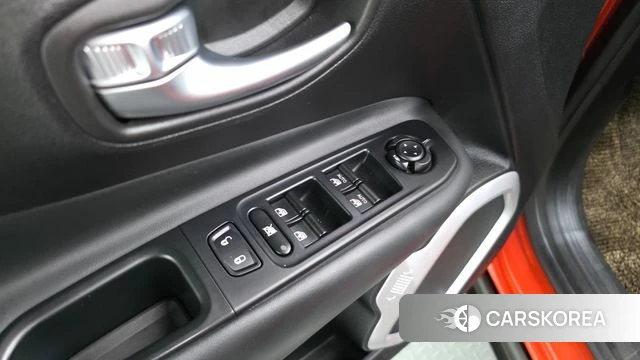 Jeep Renegade id 4993536 из Кореи 29