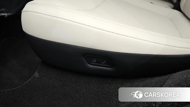 Tesla Model Y id 4984786 из Кореи 29