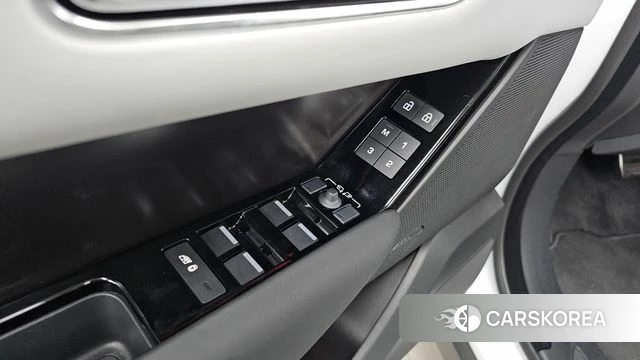 Land Rover Range Rover Velar id 4940984 из Кореи 29