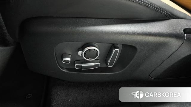 Land Rover Range Rover Velar id 4897698 из Кореи 29