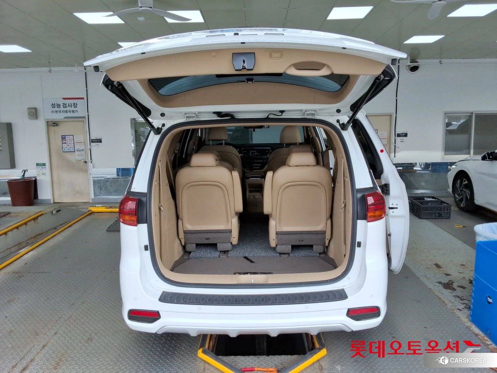 Kia Carnival id 4984654 из Кореи 30