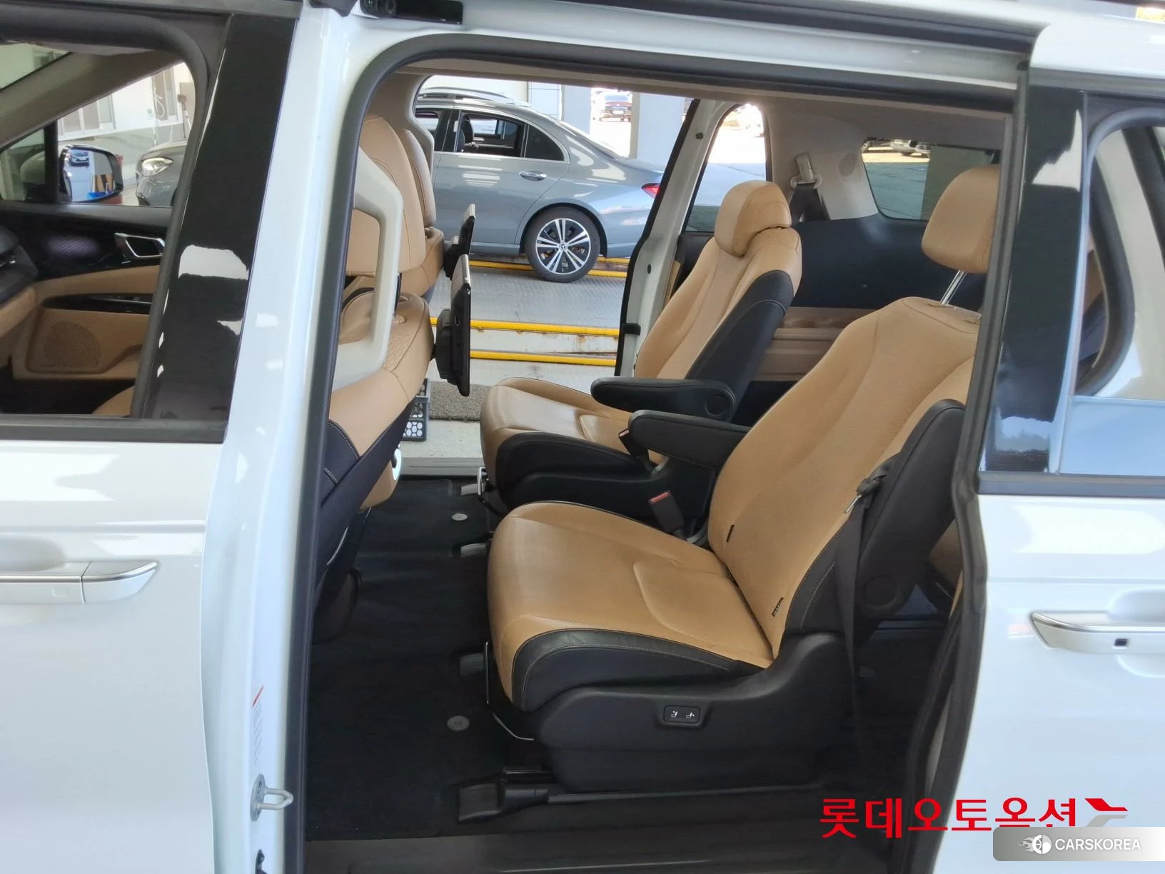 Kia Carnival id 4990044 из Кореи 30