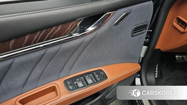 Maserati Quattroporte id 5023534 из Кореи 30