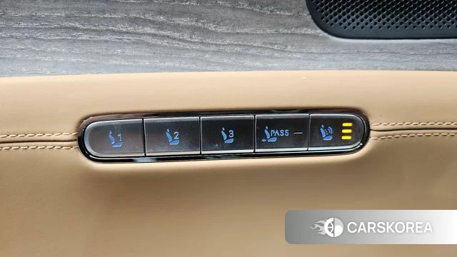 Genesis G90 (RS4) id 4950372 из Кореи 30