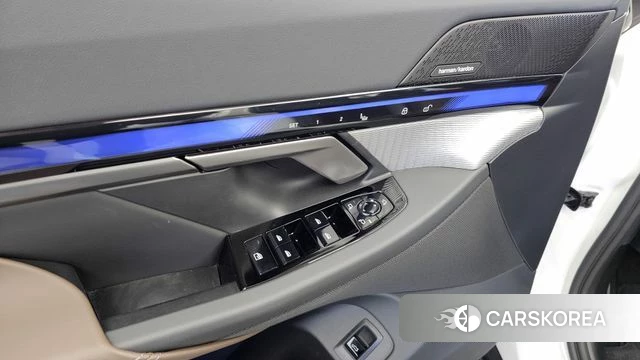 BMW 5 Series (G60) id 4984944 из Кореи 30