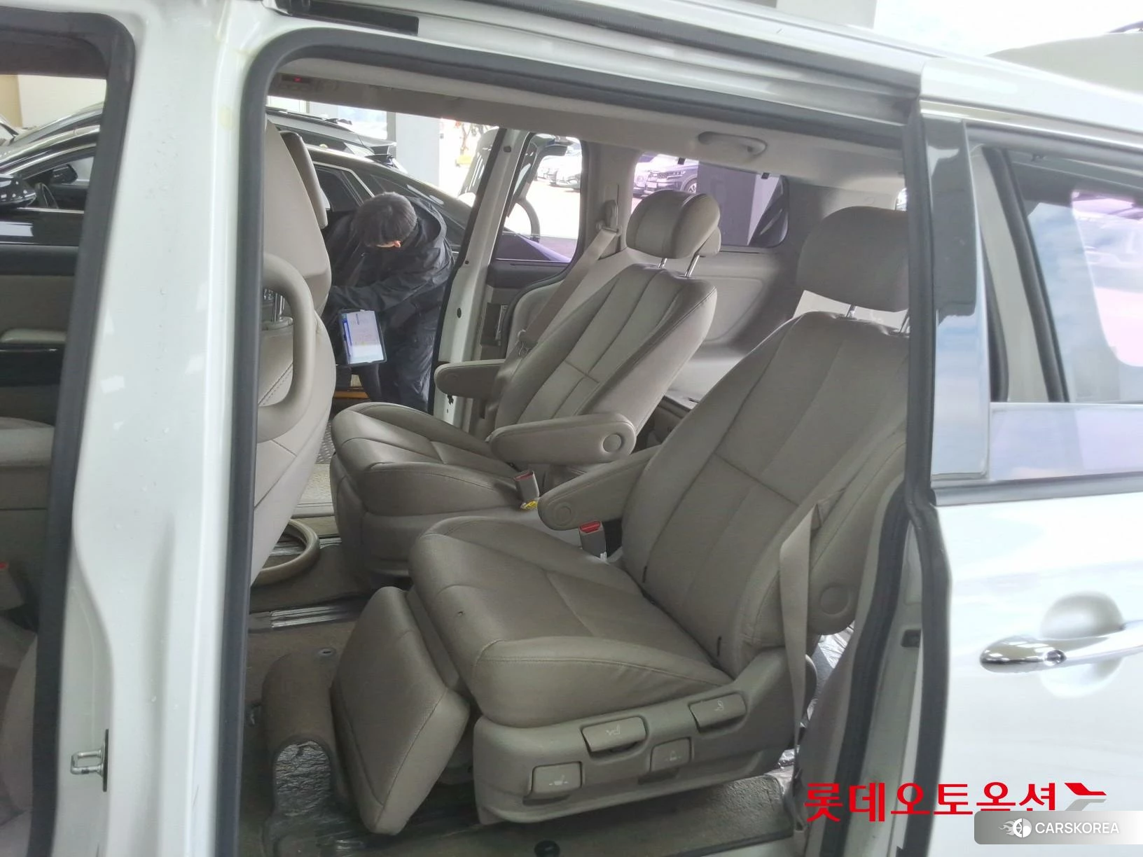 Kia Carnival Limousine id 4984685 из Кореи 30