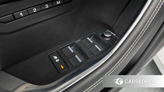Jaguar XE id 4992603 из Кореи 31