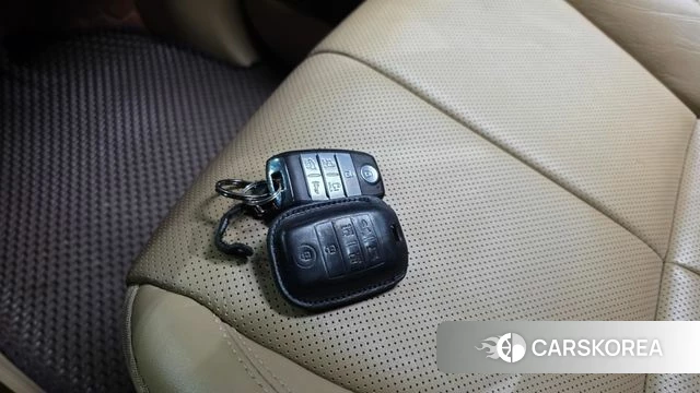 Kia The New Carnival id 5004039 из Кореи 32
