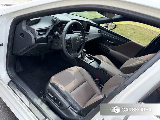 Lexus ES 2024 Белый из Китая, фото 4