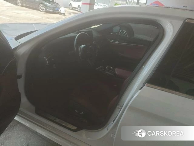 BMW 5 series 2022 Белый из Китая, фото 4