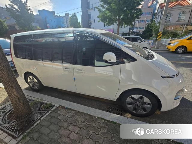 Hyundai Staria 2023 Белый из Кореи, фото 4