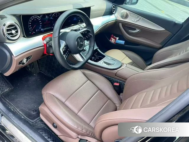 Mercedes-Benz E-Class 2023 Черный из Китая, фото 4