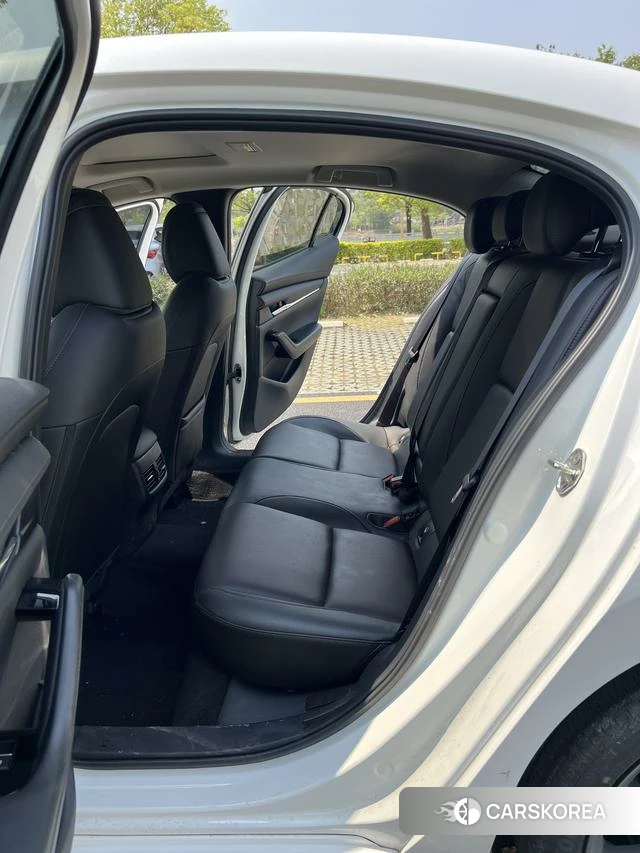 Mazda 3 2023 Белый из Китая, фото 4