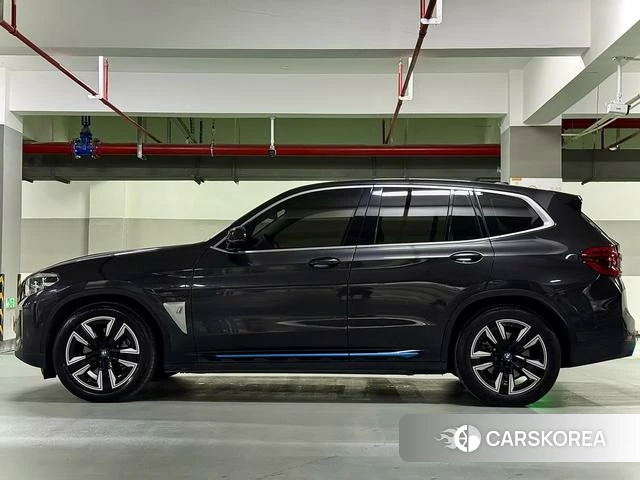 BMW iX3 2021 Темно-серый из Китая, фото 6