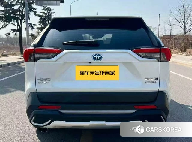 Toyota RAV4 2022 Белый из Китая, фото 4