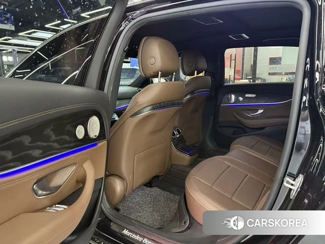 Mercedes-Benz E-Class 2023 Черный из Китая, фото 4