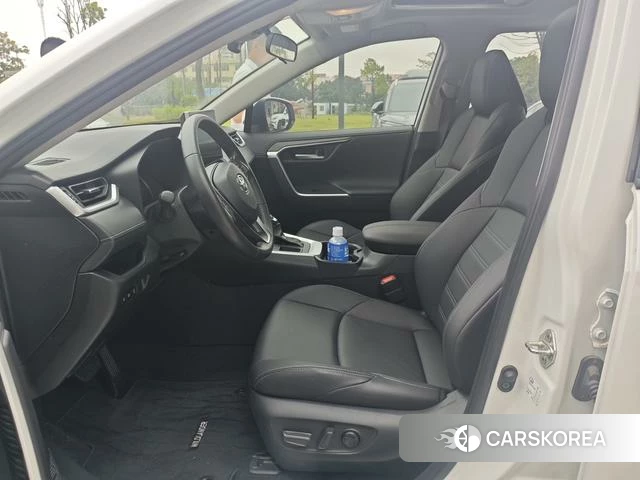 Toyota Wildlander 2022 Белый из Китая, фото 4