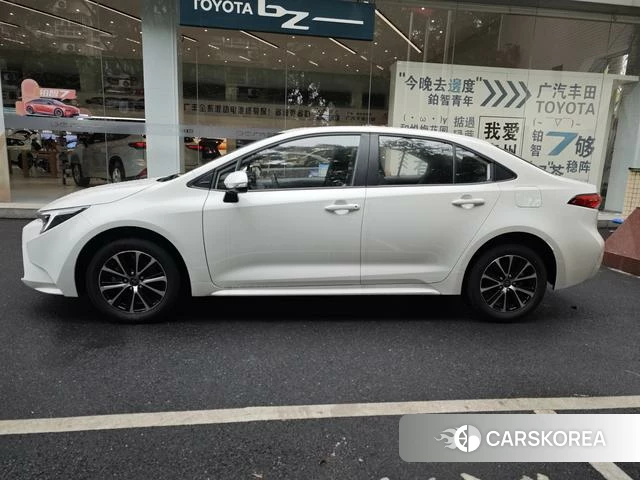 Toyota Levin 2024 Белый из Китая, фото 5