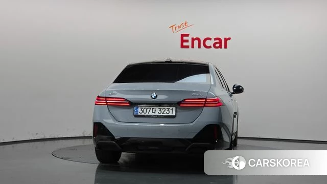 BMW 5 Series (G60) id 5046056 из Кореи 14