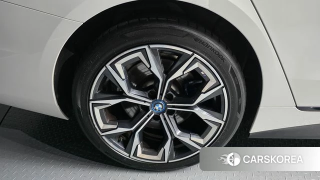 BMW i4 id 5033217 из Кореи 27