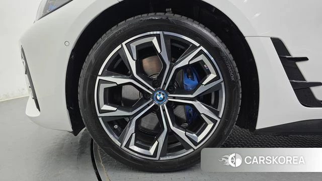 BMW i4 id 5027045 из Кореи 28