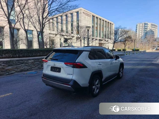 Toyota RAV4 2021 Белый из Китая, фото 4