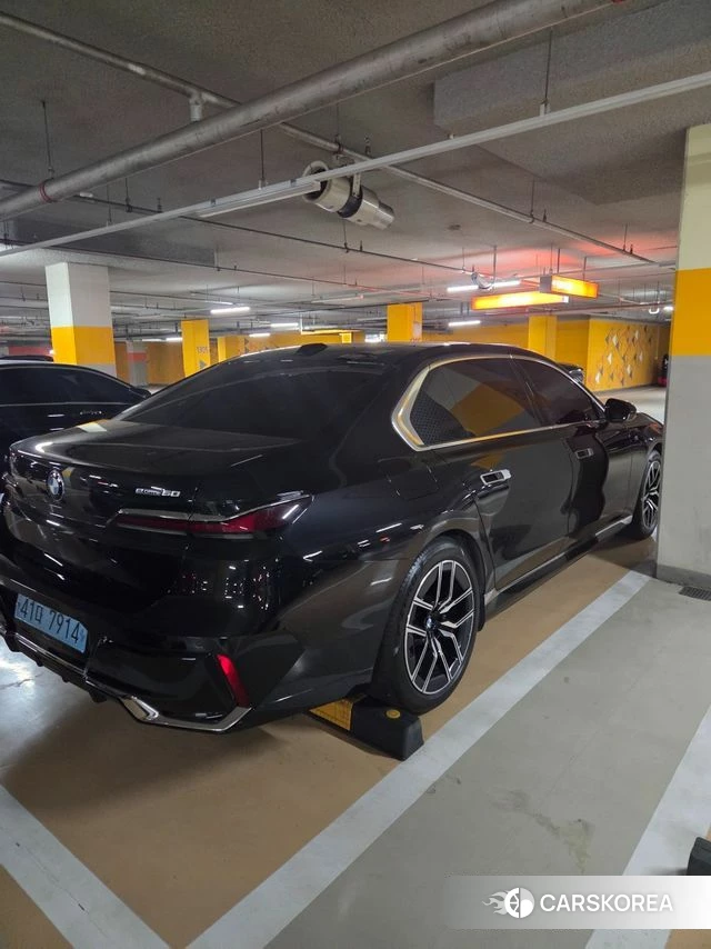 BMW i7 (G70) 2024 Черный из Кореи, фото 4
