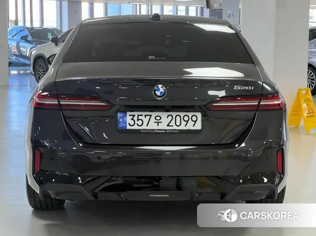 BMW 5 Series (G60) id 5045963 из Кореи 14