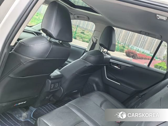 Toyota RAV4 2021 Белый из Китая, фото 4