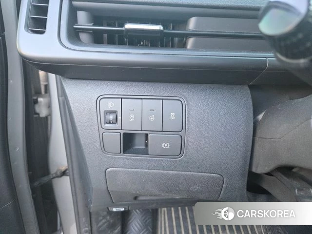 Hyundai Staria 2023 Серебряный из Кореи, фото 4