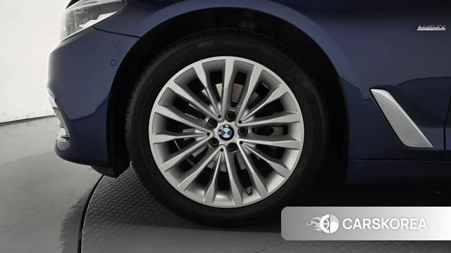 BMW 5 Series (G30) id 5024104 из Кореи 31