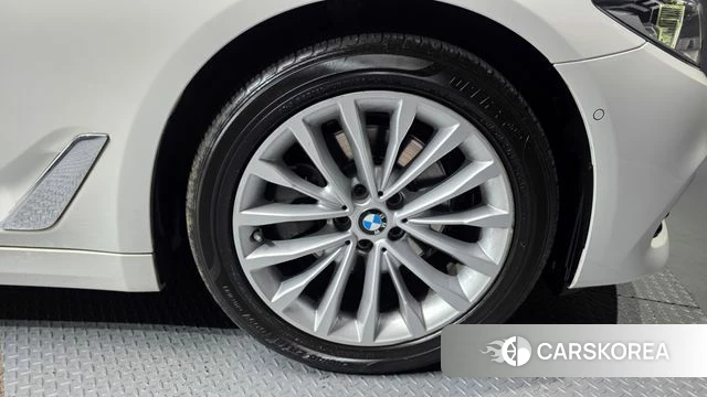 BMW 5 Series (G30) id 3800771 из Кореи 14