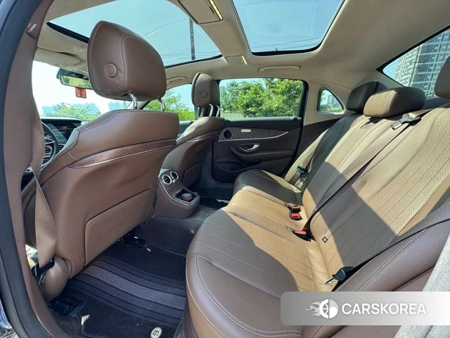 Mercedes-Benz E-Class 2021 Черный из Китая, фото 4