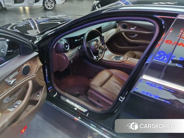 Mercedes-Benz E-Class 2022 Черный из Китая, фото 4