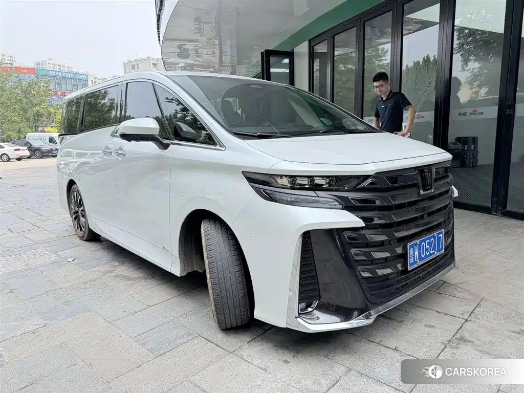 Toyota Vellfire 2024 Белый из Китая, фото 4