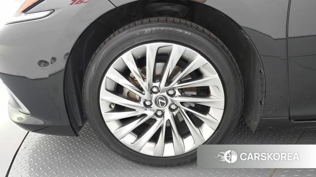 Lexus ES300h 7th generation id 4929388 из Кореи 27