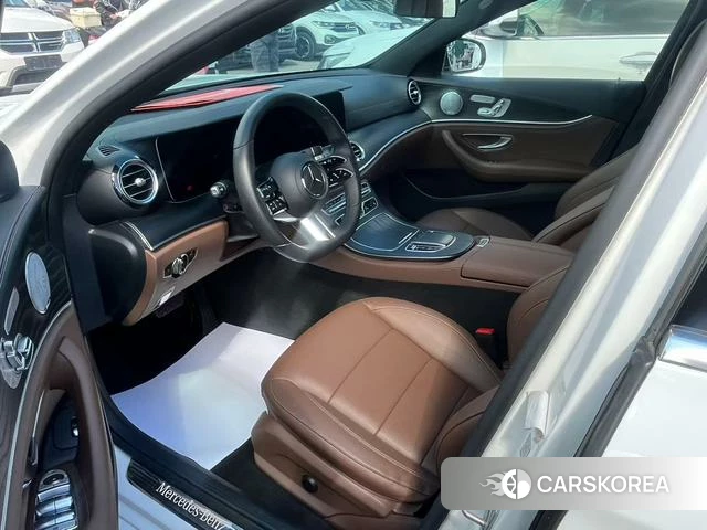 Mercedes-Benz E-Class 2021 Белый из Китая, фото 4