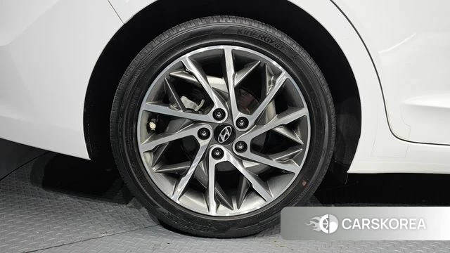 Hyundai Avante AD id 4998786 из Кореи 24