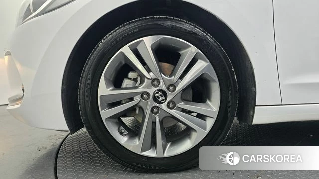 Hyundai Avante AD id 5042255 из Кореи 25