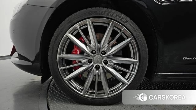 Maserati Quattroporte id 5023534 из Кореи 34
