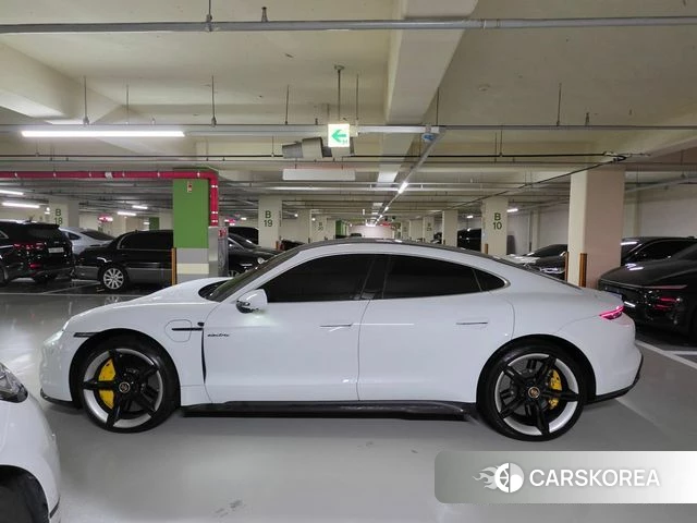 Porsche Taycan id 5031125 из Кореи 13