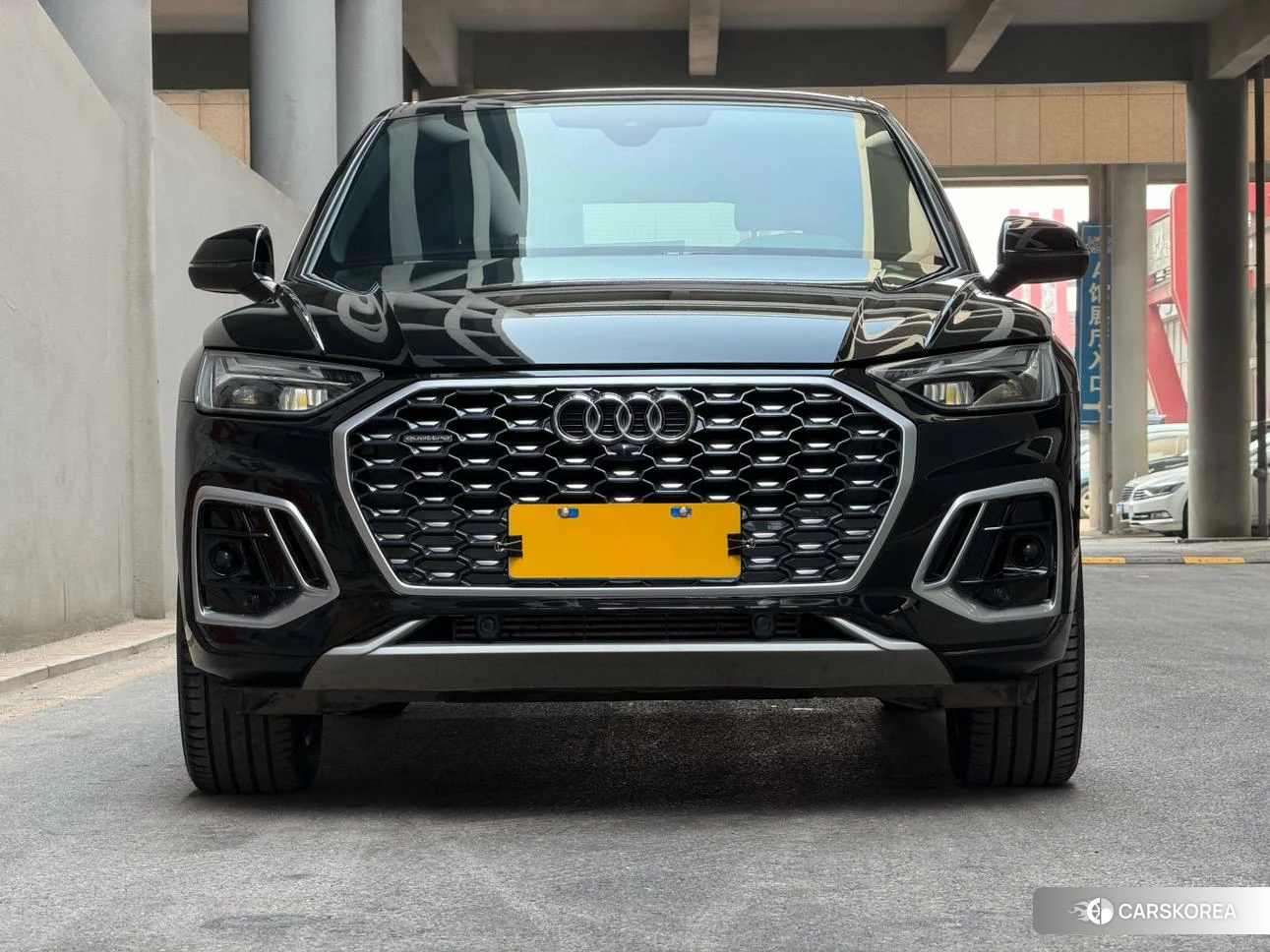 Audi Q5L 2022 Черный из Китая, фото 4