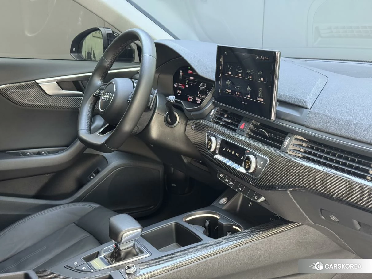 Audi A4L 2021 Серебристо-серый из Китая, фото 5